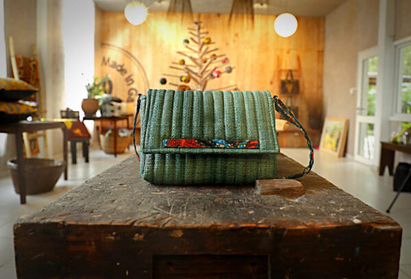 Clutch (Okoukoué) de Atelier Origines